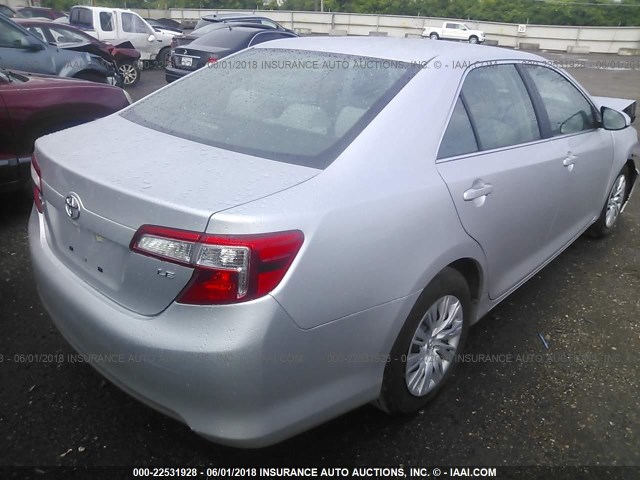 4T1BF1FKXCU170655 - 2012 TOYOTA CAMRY SE/LE/XLE 银色 照片 4
