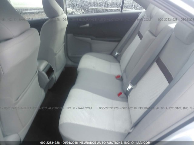 4T1BF1FKXCU170655 - 2012 TOYOTA CAMRY SE/LE/XLE 银色 照片 8