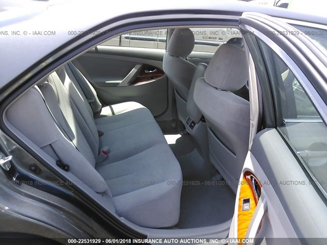 4T4BF3EK6AR055454 - 2010 TOYOTA CAMRY SE/LE/XLE GRAY photo 8