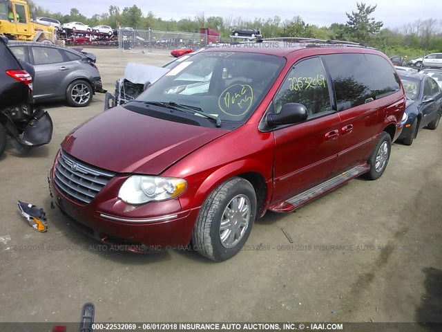 2C4GP64L15R137558 - 2005 CHRYSLER TOWN & COUNTRY LIMITED RED photo 2
