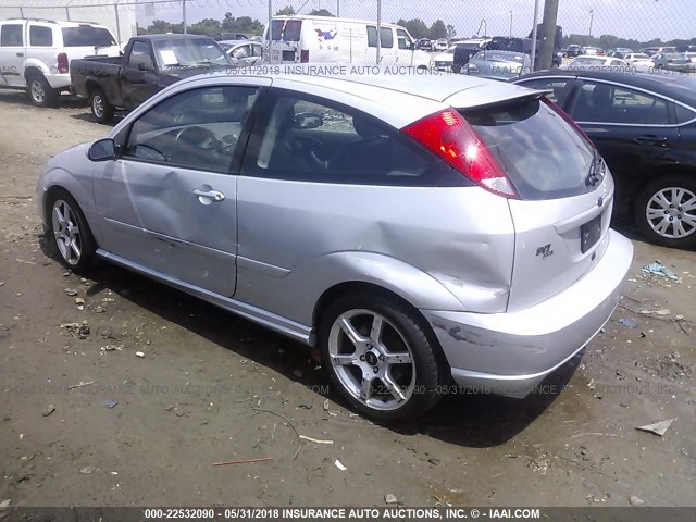 3FAHP39544R121270 - 2004 FORD FOCUS ZX3 SVT SILVER photo 3