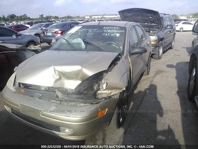 1FAFP38392W146182 - 2002 FORD FOCUS ZTS GOLD photo 2
