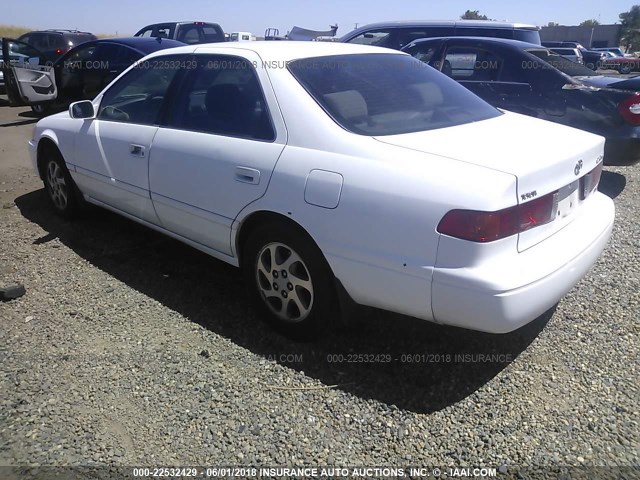 4T1BF22K81U962232 - 2001 TOYOTA CAMRY LE/XLE Սպիտակ լուսանկար 3