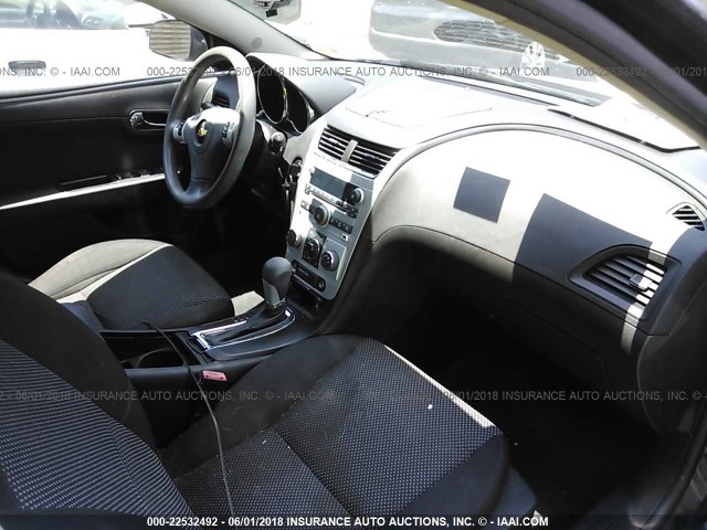 1G1ZC5E17BF200198 - 2011 CHEVROLET MALIBU 1LT შავი ფოტო 5