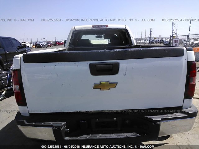 1GCJK336X7F548272 - 2007 CHEVROLET SILVERADO K3500 WHITE photo 8