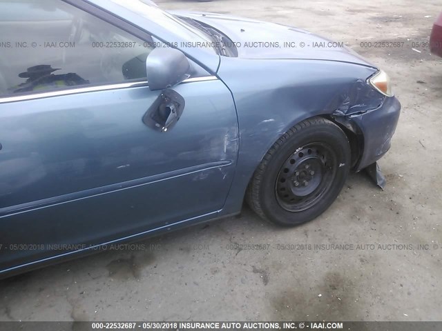 4T1BE32K92U521154 - 2002 TOYOTA CAMRY LE/XLE/SE ღია ლურჯი ფოტო 6