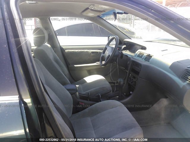 JT2BG22KXV0074413 - 1997 TOYOTA CAMRY LE/XLE 绿色 照片 5