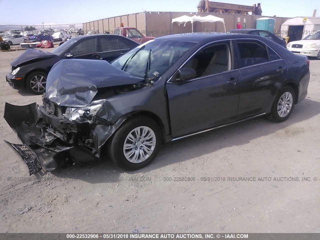4T4BF1FK5ER402488 - 2014 TOYOTA CAMRY L/SE/LE/XLE 灰色 照片 2