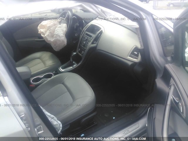 1G4PP5SK5F4171720 - 2015 BUICK VERANO SILVER photo 5