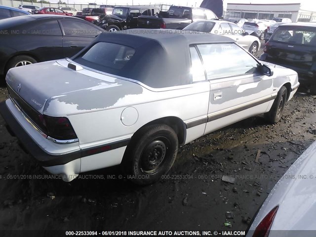 1C3XU4539NF290552 - 1992 CHRYSLER LEBARON WHITE photo 4