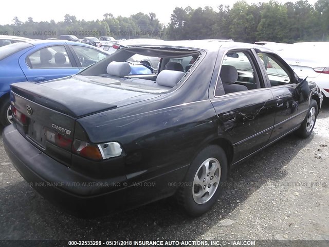 4T1BG22K7VU789046 - 1997 TOYOTA CAMRY CE/LE/XLE BLACK photo 4