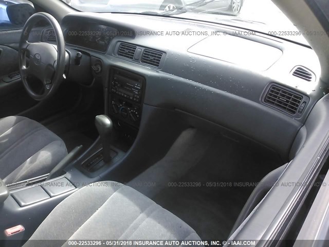 4T1BG22K7VU789046 - 1997 TOYOTA CAMRY CE/LE/XLE BLACK photo 5