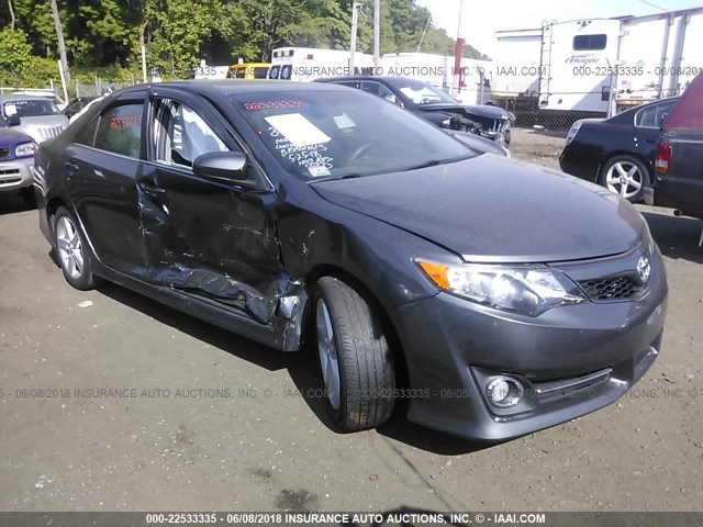 4T1BF1FK7EU800800 - 2014 TOYOTA CAMRY L/SE/LE/XLE 灰色 照片 1