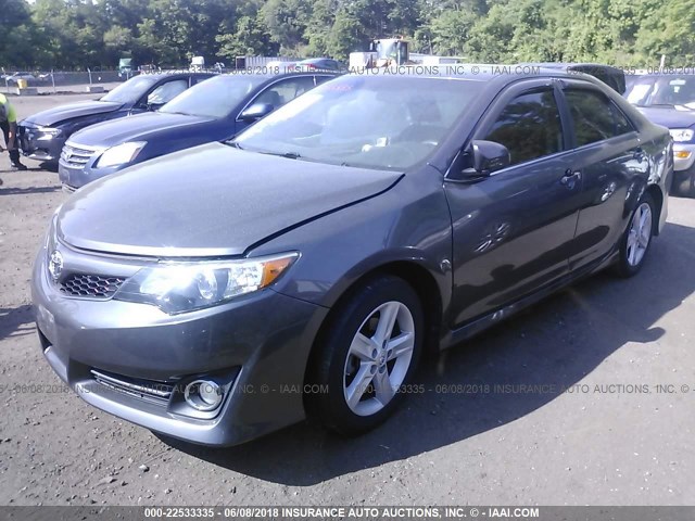 4T1BF1FK7EU800800 - 2014 TOYOTA CAMRY L/SE/LE/XLE 灰色 照片 2