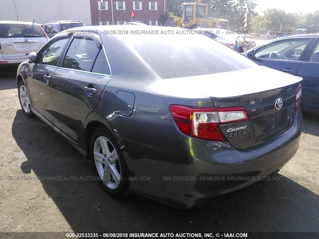 4T1BF1FK7EU800800 - 2014 TOYOTA CAMRY L/SE/LE/XLE GRAY photo 3