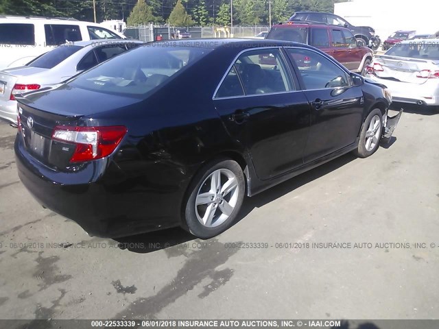 4T1BF1FK1CU174870 - 2012 TOYOTA CAMRY SE/LE/XLE BLACK photo 4