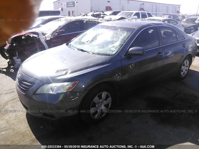 4T4BE46K07R007402 - 2007 TOYOTA CAMRY NEW GENERAT CE/LE/XLE/SE GRAY photo 2