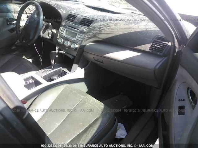 4T4BE46K07R007402 - 2007 TOYOTA CAMRY NEW GENERAT CE/LE/XLE/SE GRAY photo 5