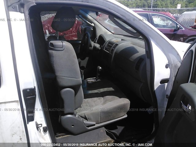 1N6BD06T16C407747 - 2006 NISSAN FRONTIER KING CAB XE WHITE photo 5