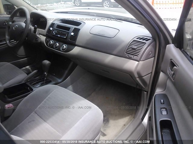 4T1BE32K85U034564 - 2005 TOYOTA CAMRY LE/XLE/SE ოქროსფერი ფოტო 5