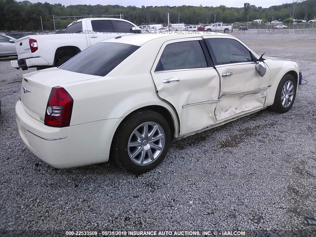 2C3CA5CV2AH123346 - 2010 CHRYSLER 300 TOURING WHITE photo 4