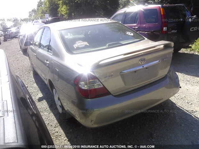 4T1BE32K23U218055 - 2003 TOYOTA CAMRY LE/XLE/SE ოქროსფერი ფოტო 3