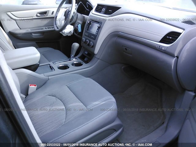 1GNKRFKD6GJ287888 - 2016 CHEVROLET TRAVERSE LS GRAY photo 5