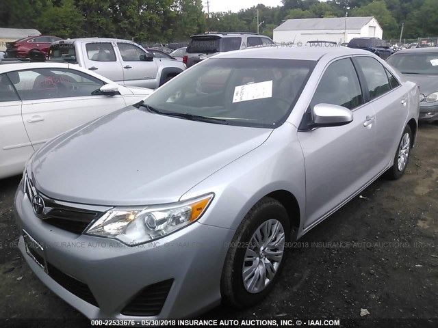 4T1BF1FK1EU449706 - 2014 TOYOTA CAMRY L/SE/LE/XLE 银色 照片 2
