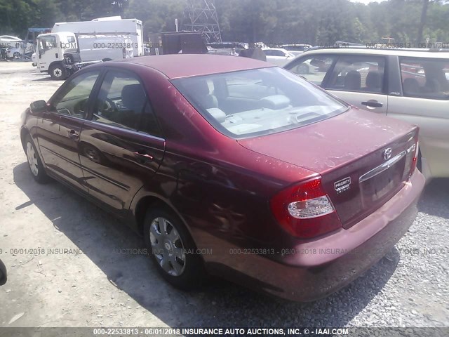 JTDBE32K220048211 - 2002 TOYOTA CAMRY LE/XLE/SE RED photo 3