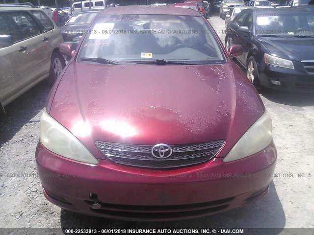 JTDBE32K220048211 - 2002 TOYOTA CAMRY LE/XLE/SE წითელი ფოტო 6