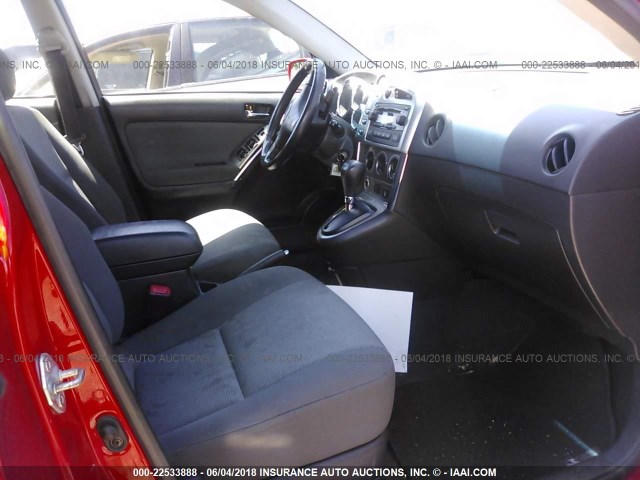 2T1KR32E25C378648 - 2005 TOYOTA COROLLA MATRIX XR RED photo 5