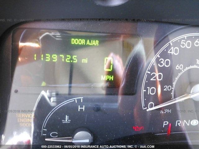 1LNHM81W84Y681939 - 2004 LINCOLN TOWN CAR EXECUTIVE/SIGNATURE კრემისფერი ფოტო 7