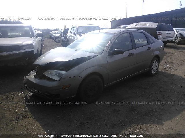 1FAFP34N45W284028 - 2005 FORD FOCUS ZX4 GOLD photo 2