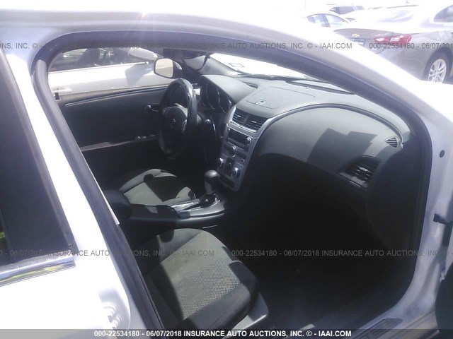 1G1ZC5E01CF328736 - 2012 CHEVROLET MALIBU 1LT 白色 照片 5