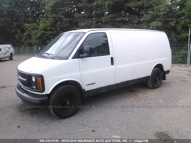 1GCGG25R511230884 - 2001 CHEVROLET EXPRESS G2500  WHITE photo 2