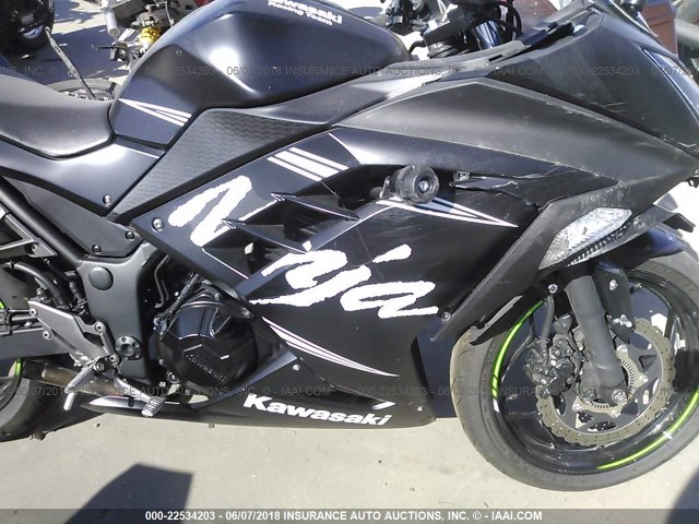 JKAEX8B17HDA40812 - 2017 KAWASAKI EX300 B BLACK photo 8