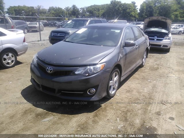 4T1BF1FK8DU677183 - 2013 TOYOTA CAMRY L/SE/LE/XLE 灰色 照片 2
