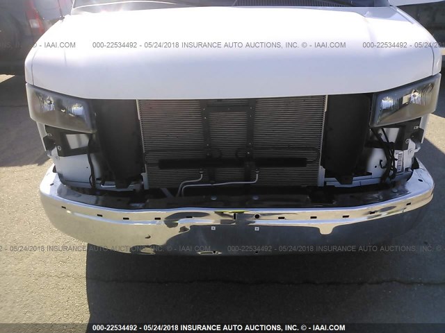 1GAWGFFG5J1217433 - 2018 CHEVROLET EXPRESS G2500 LT WHITE photo 6