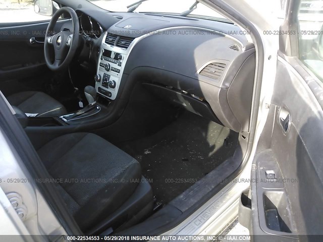1G1ZC5E04AF282400 - 2010 CHEVROLET MALIBU 1LT 银色 照片 5