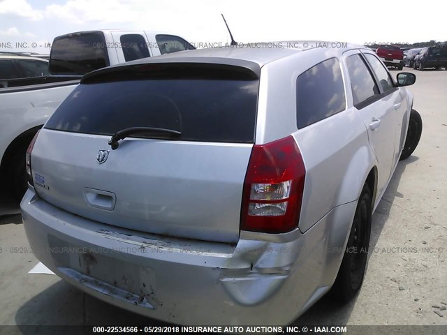 2D4FV47T88H221536 - 2008 DODGE MAGNUM SILVER photo 4