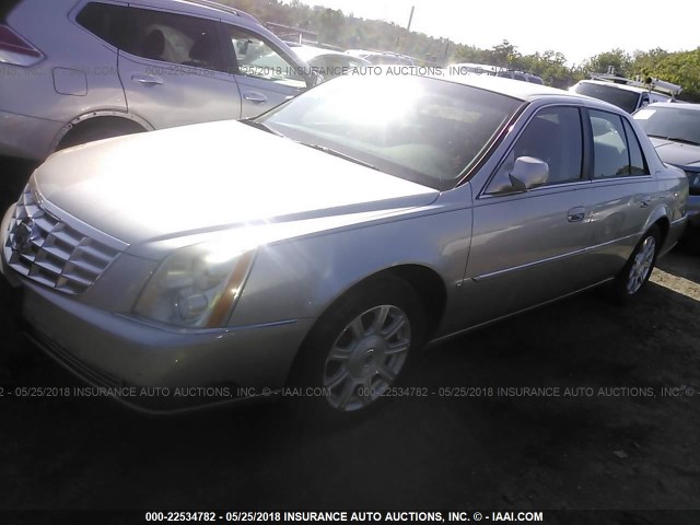 1G6KD57Y48U180578 - 2008 CADILLAC DTS SILVER photo 2