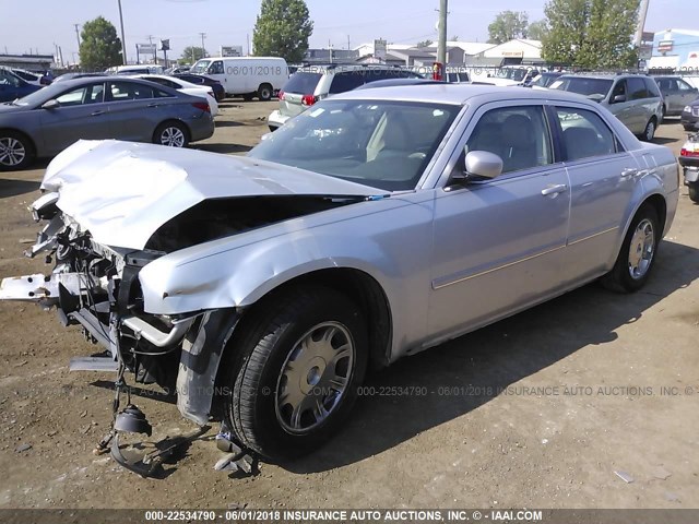 2C3AA53G15H566716 - 2005 CHRYSLER 300 TOURING SILVER photo 2