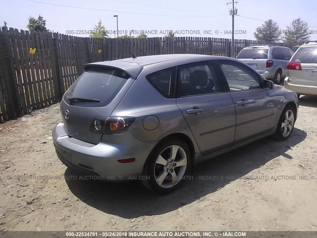 JM1BK343341178672 - 2004 MAZDA 3 HATCHBACK GRAY photo 4