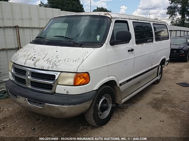 2B4JB25Y02K100476 - 2002 DODGE RAM WAGON B2500 WHITE photo 2