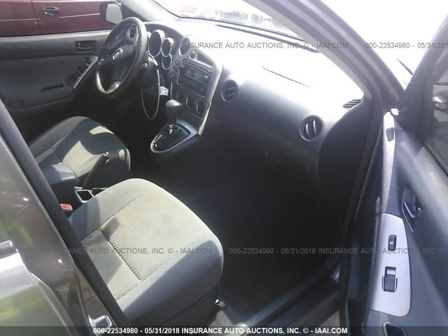 2T1KR32E15C368600 - 2005 TOYOTA COROLLA MATRIX XR GRAY photo 5