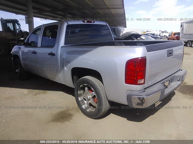 2GCEC13J171603559 - 2007 CHEVROLET SILVERADO C1500 CREW CAB SILVER photo 3