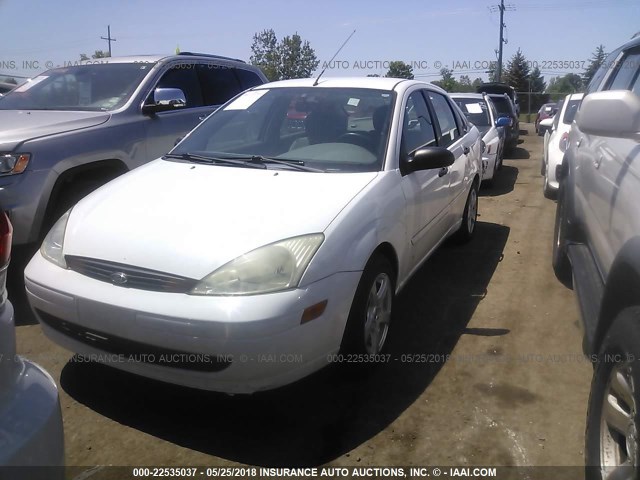 1FAFP34P82W128023 - 2002 FORD FOCUS SE/SE COMFORT WHITE photo 2