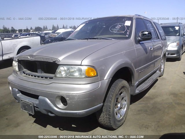 5LMFU28A41LJ05365 - 2001 LINCOLN NAVIGATOR 金色 照片 2