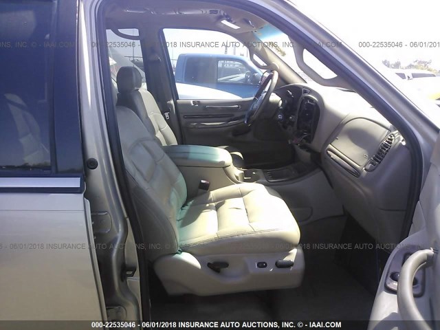 5LMFU28A41LJ05365 - 2001 LINCOLN NAVIGATOR 金色 照片 5