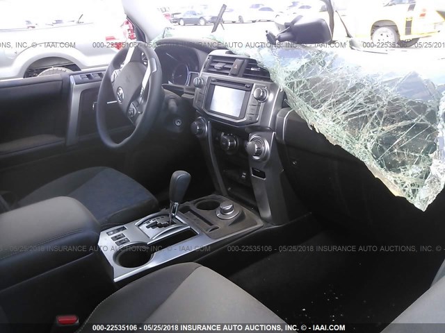 JTEBU5JR9J5489103 - 2018 TOYOTA 4RUNNER SR5 PREM/LTDL/TRAIL/TRD BLACK photo 5
